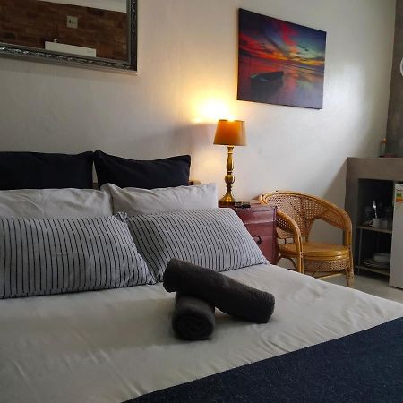 Limonite Guesthouse พริทอเรีย ภายนอก รูปภาพ