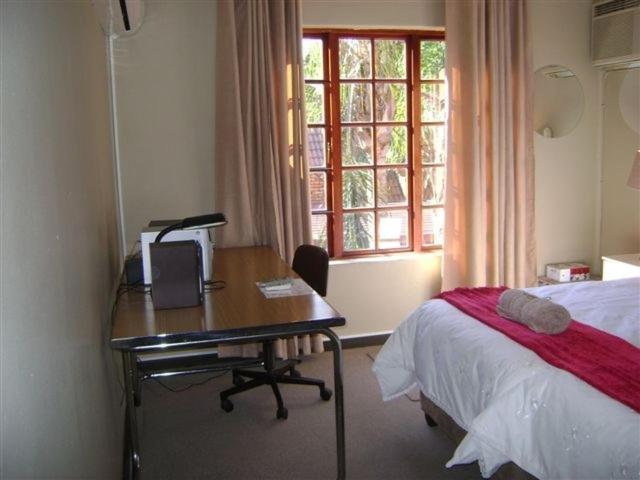 Limonite Guesthouse พริทอเรีย ภายนอก รูปภาพ
