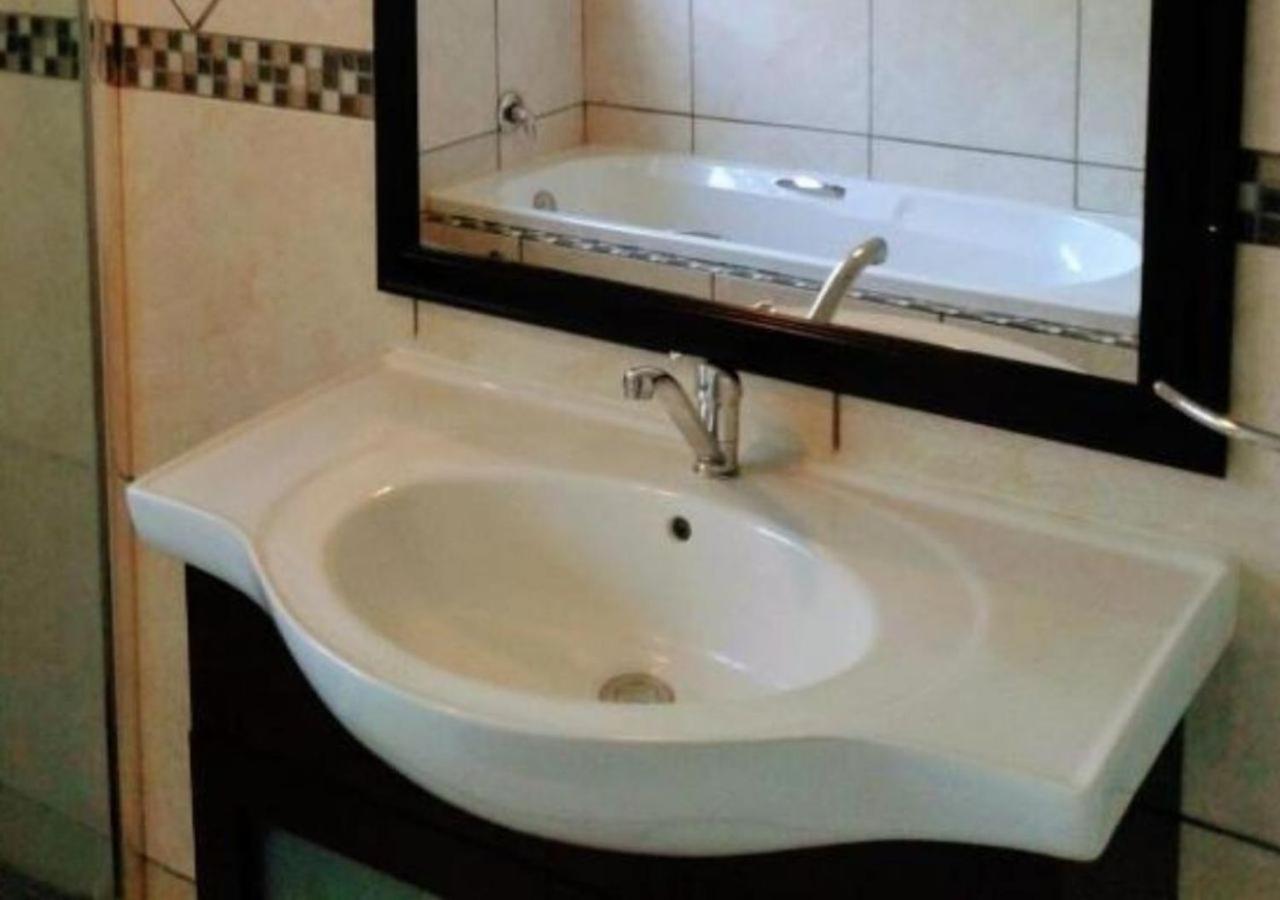 Limonite Guesthouse พริทอเรีย ภายนอก รูปภาพ