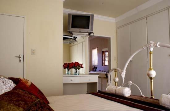 Limonite Guesthouse พริทอเรีย ภายนอก รูปภาพ